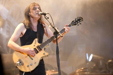 efemeride musical malcolm young